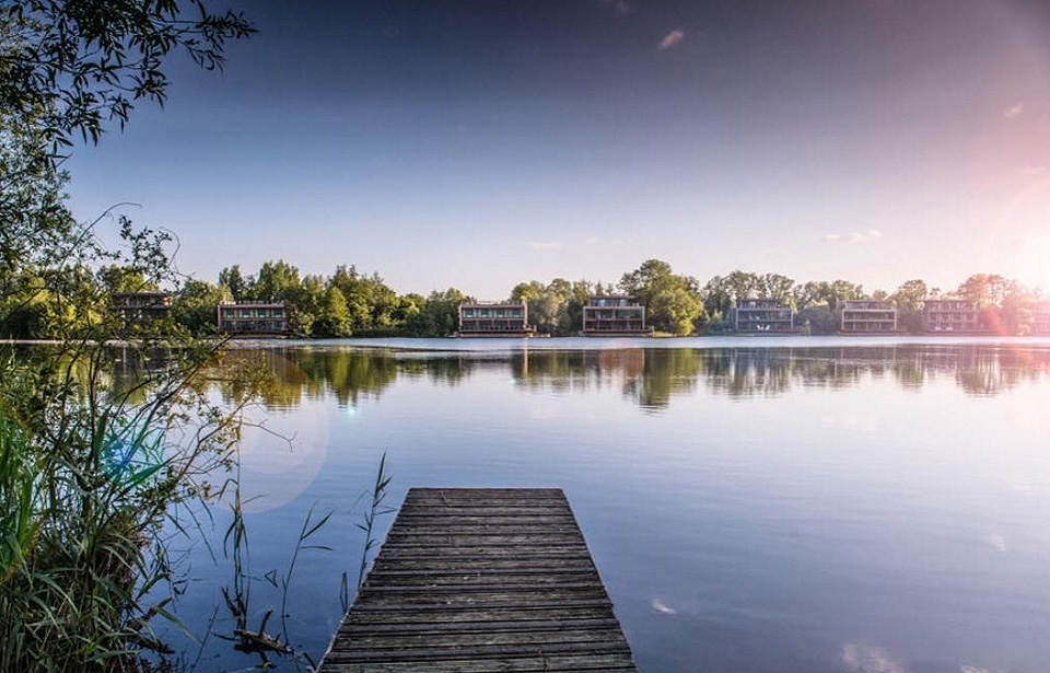 The Cotswold Water Park ideal for watersports, walking ...